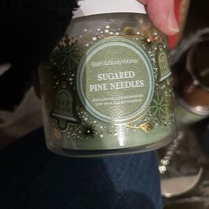 Bath & Body Works Sugared Pine Needles Candle - Green